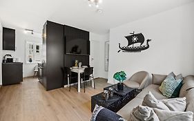 Homerentals Apartments - Behind Bryggen & Historic Cobblestone Streets - 2 Floor Renovated From February 2025